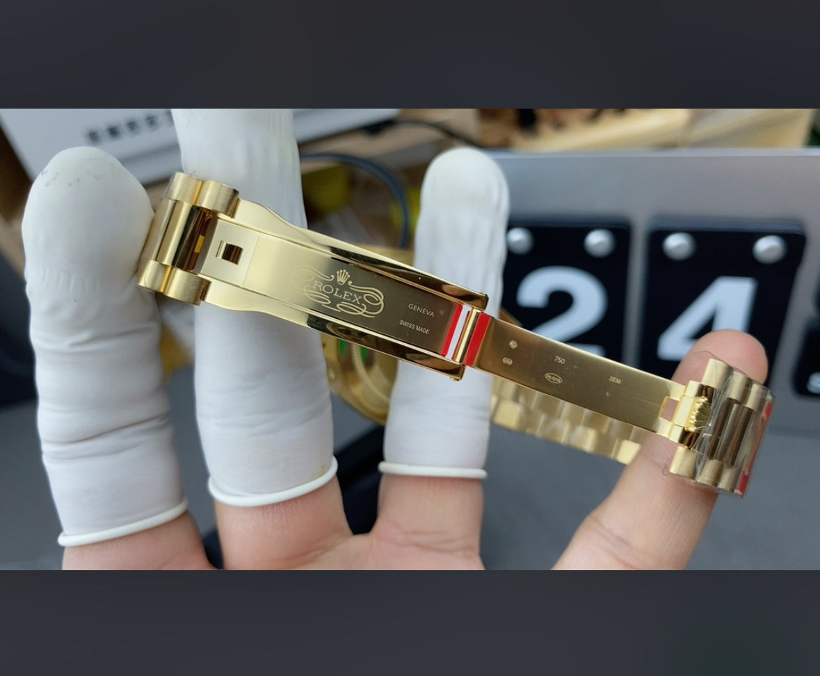 Rolex Day-Date 40 – Yellow Gold/Silver Dial