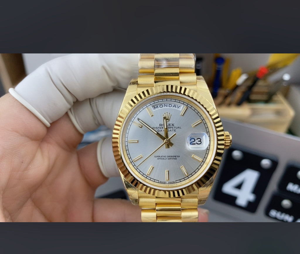 Rolex Day-Date 40 – Yellow Gold/Silver Dial