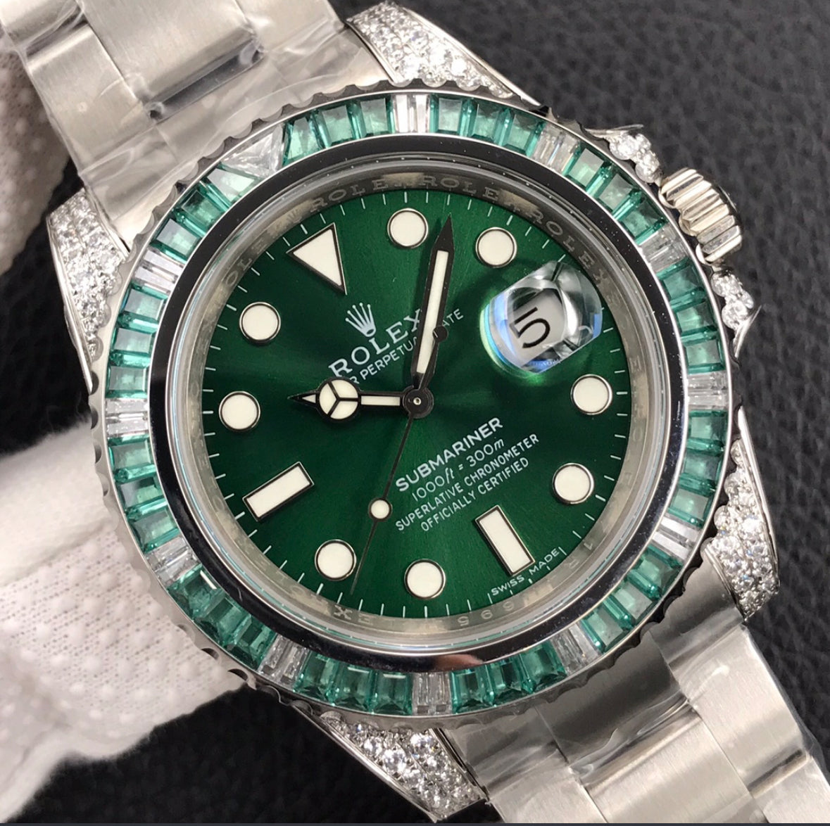 Rolex Submariner Date Green Emerald Bezel Diamond Edition