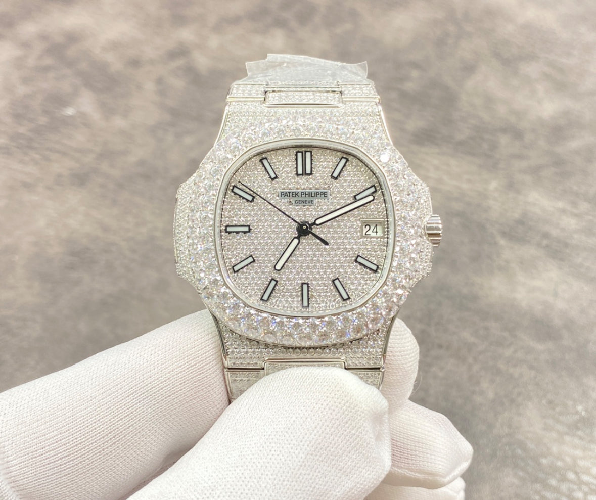 Patek Philippe Nautilus 5712/1A-001