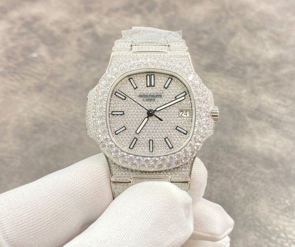 Patek Philippe Nautilus 5712/1A-001