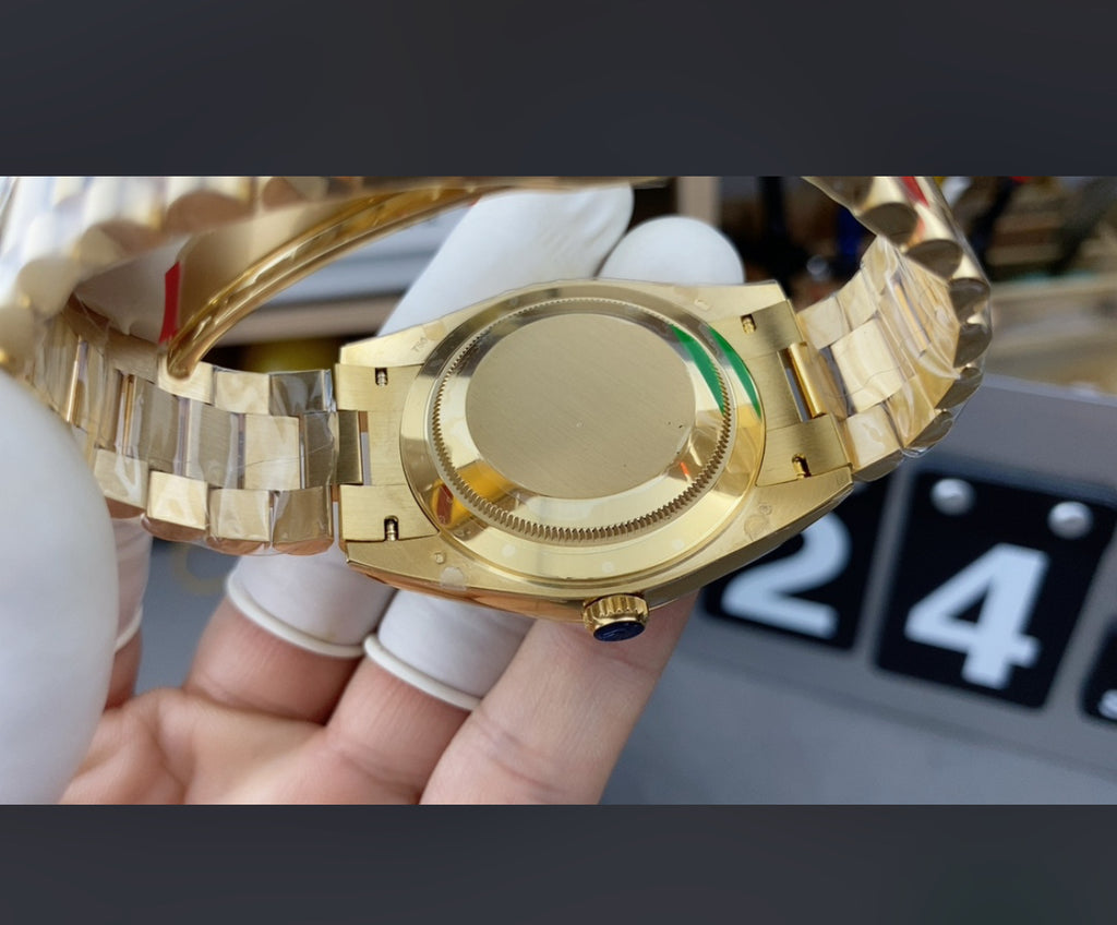 Rolex Day-Date 40 – Yellow Gold/Silver Dial