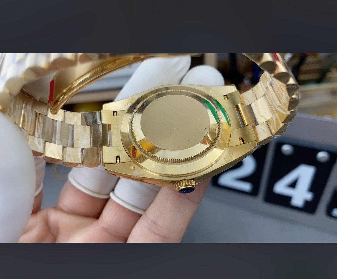 Rolex Day-Date 40 – Yellow Gold/Silver Dial