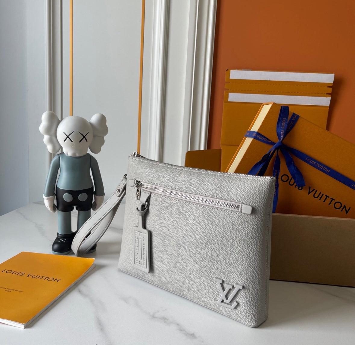 Louis Vuitton Epi Crossbody Bag — White