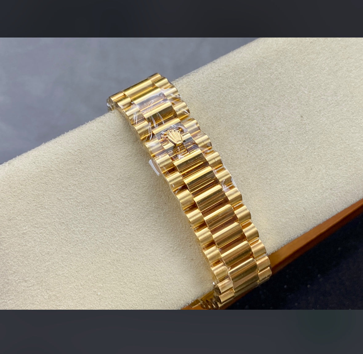Rolex Day-Date 40 – Yellow Gold/Blue