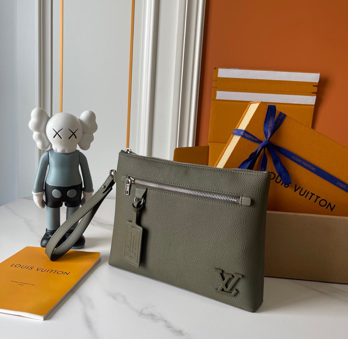 Louis Vuitton Epi Crossbody Bag — Olive Green