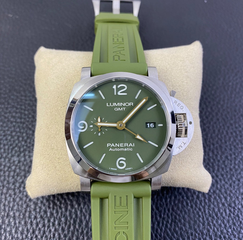 Panerai Luminor GMT Automatic – Silver/Green