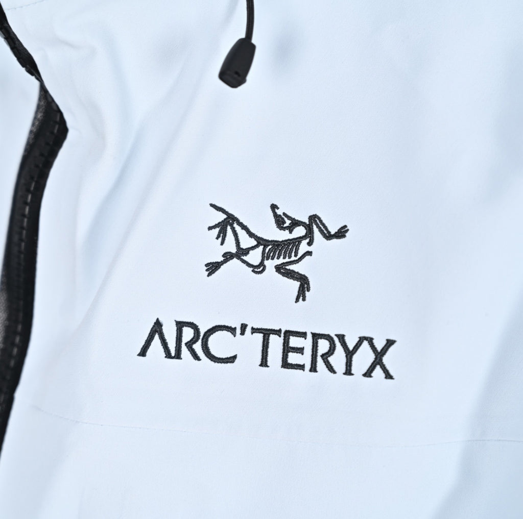 Arc’teryx Beta Jacket – White