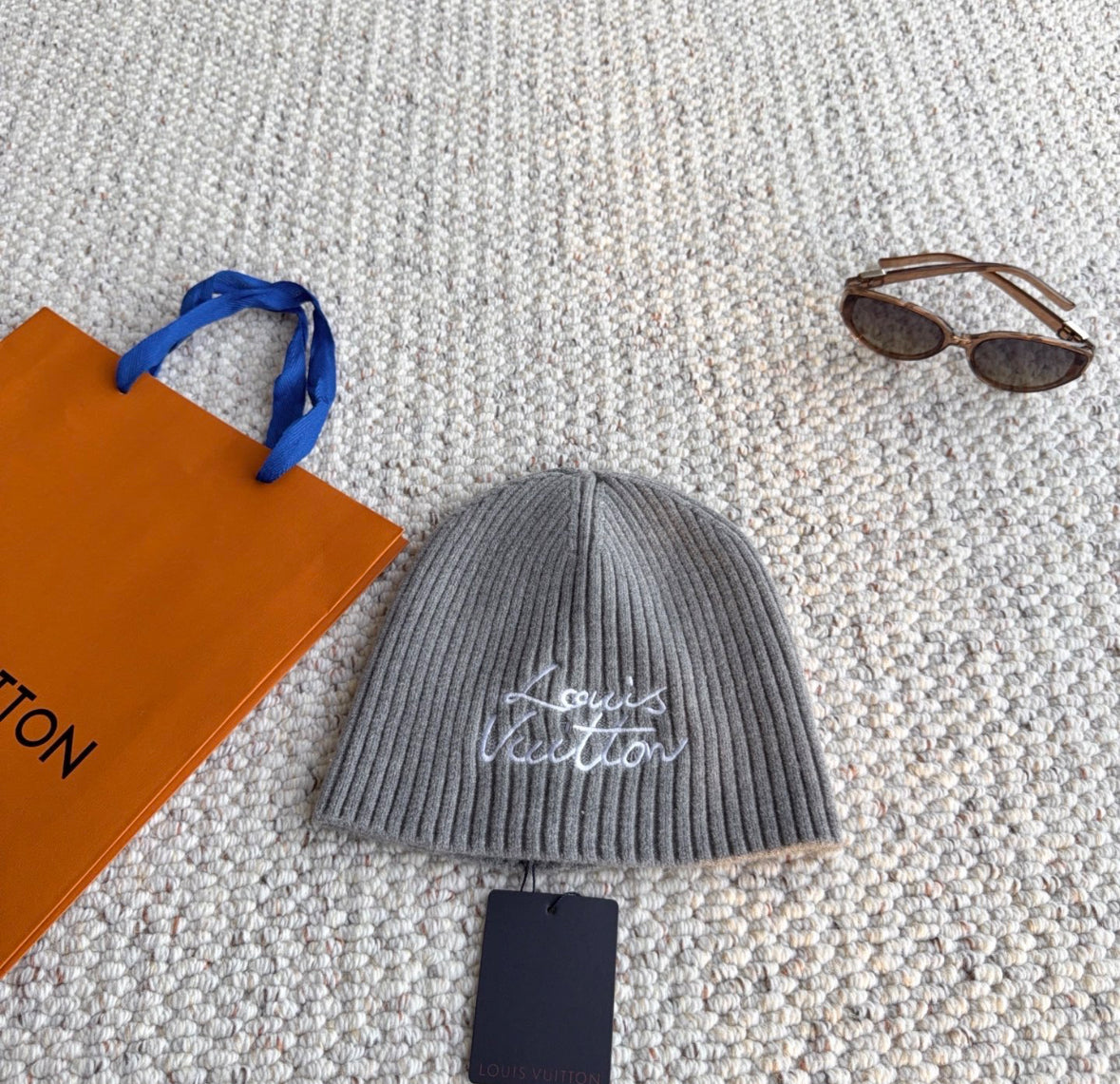 Louis Vuitton Signature Ribbed Beanie – Grey