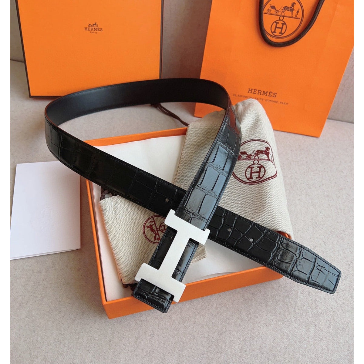 Hermès Crocodile-Embossed H Belt – Black/Silver