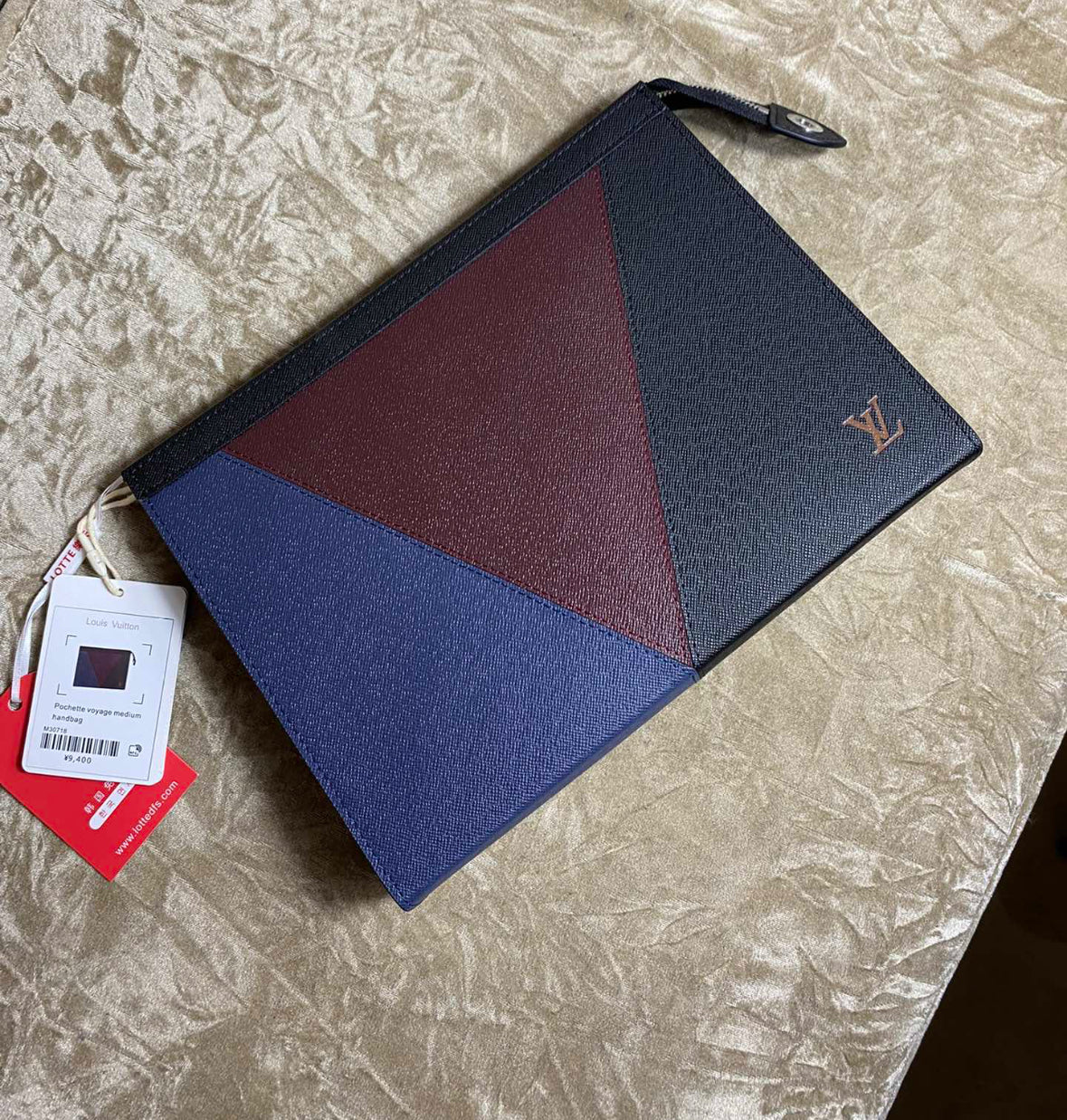 Louis Vuitton Pochette Voyage MM – Tricolor Taiga Leather