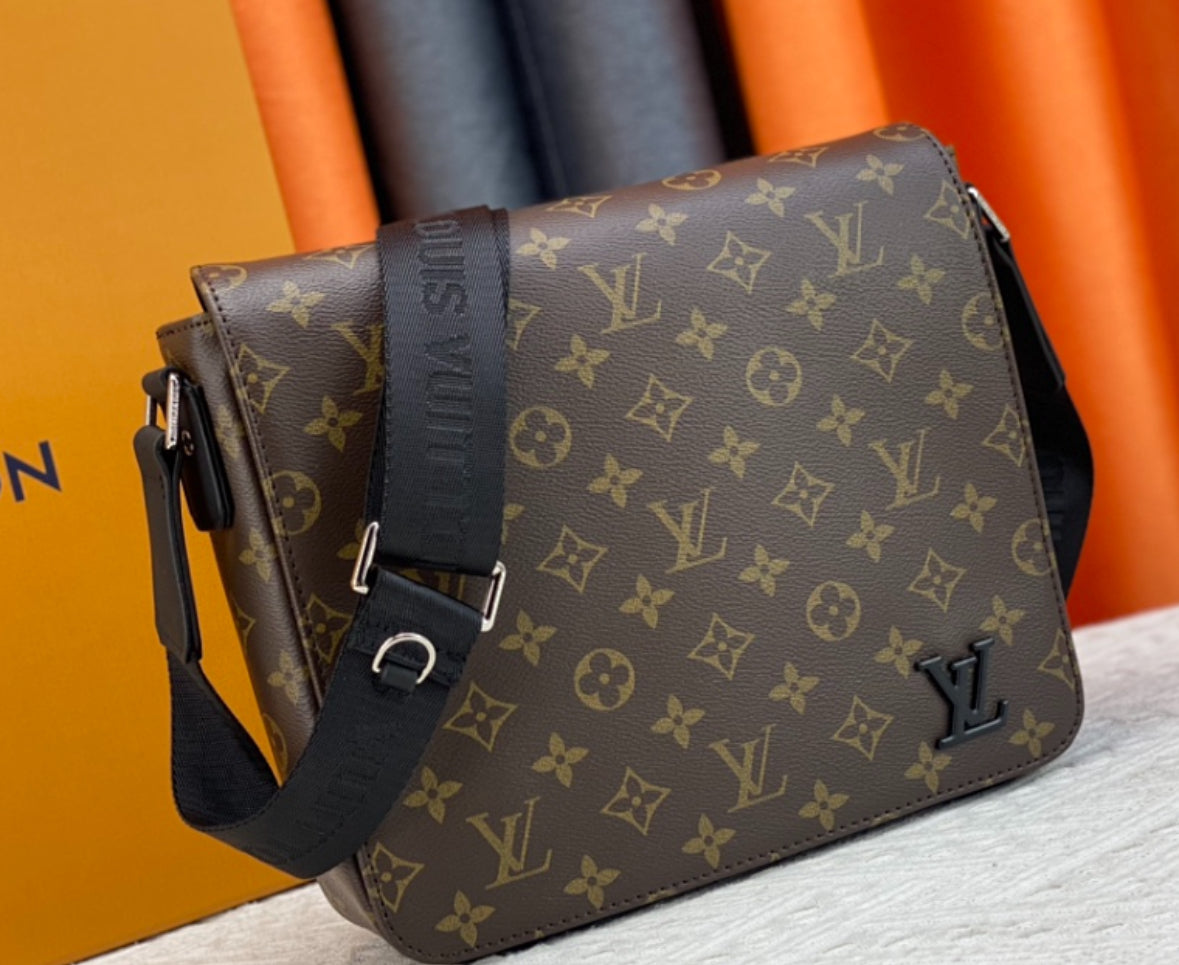 Louis Vuitton S Lock Messenger Bag – Black Monogram