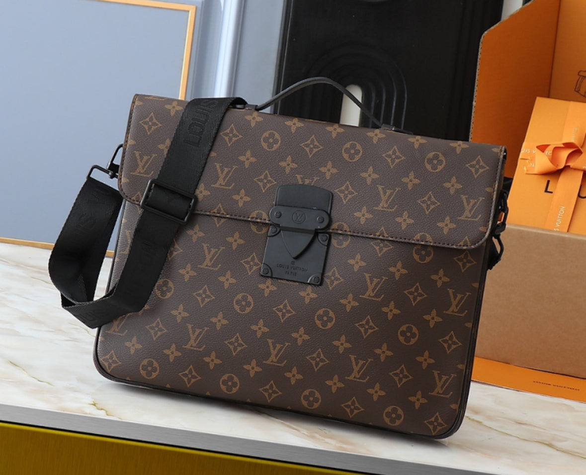 Louis Vuitton Christopher Messenger – Monogram Black