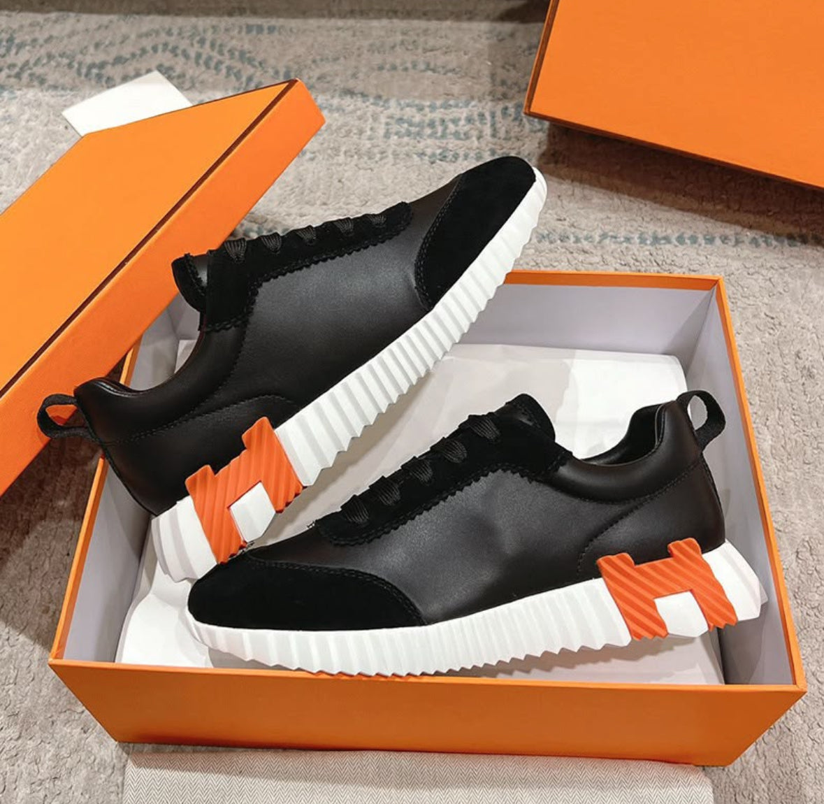 Hermès Bouncing Sneaker-Black/Orange