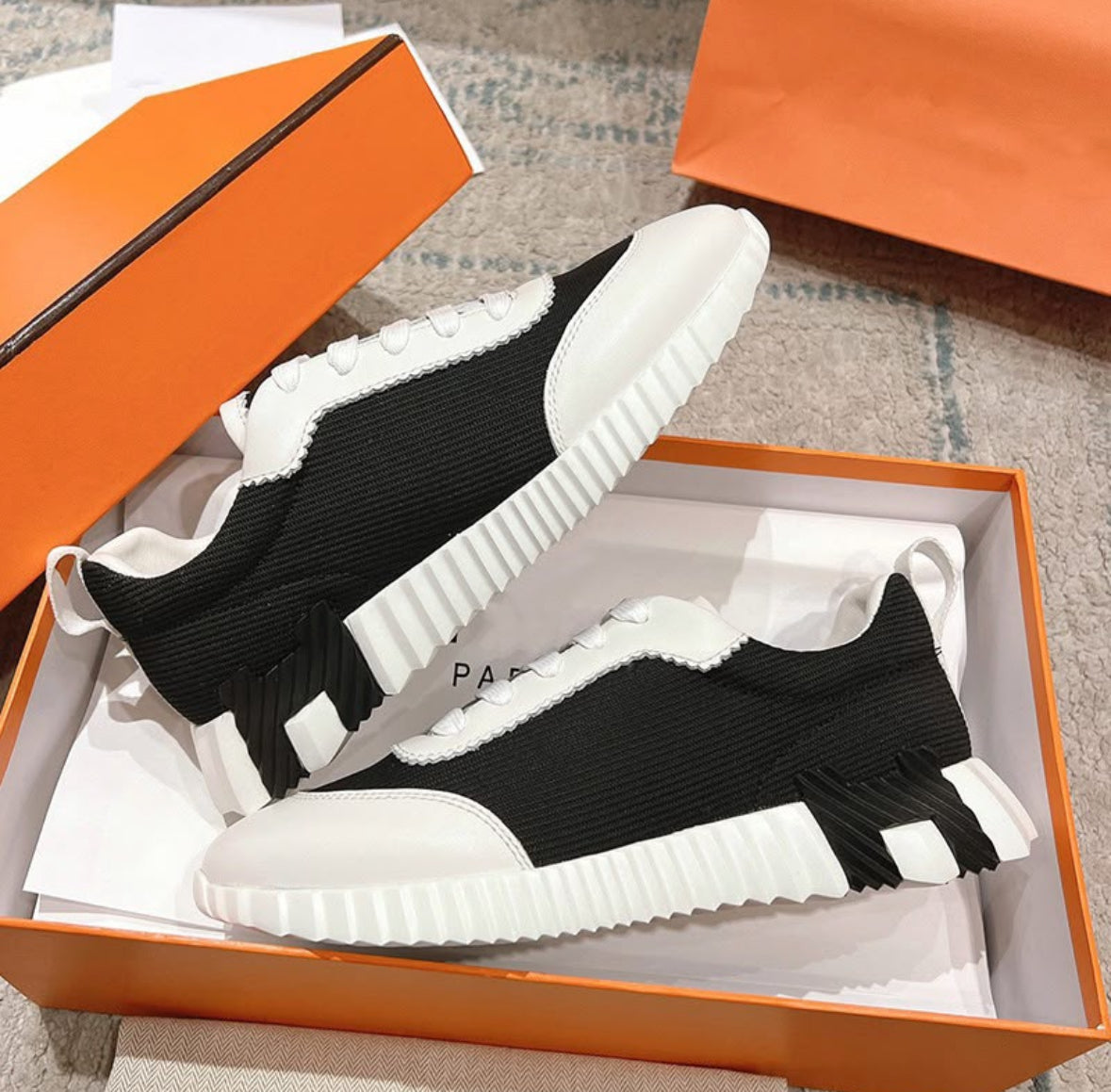 Hermès Bouncing Sneaker-Black/White