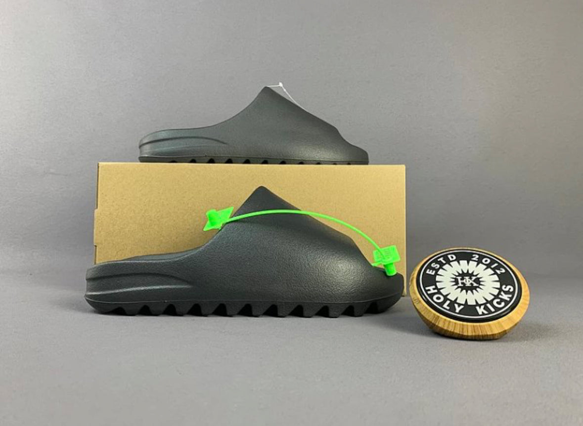 Yeezy Slide – Onyx