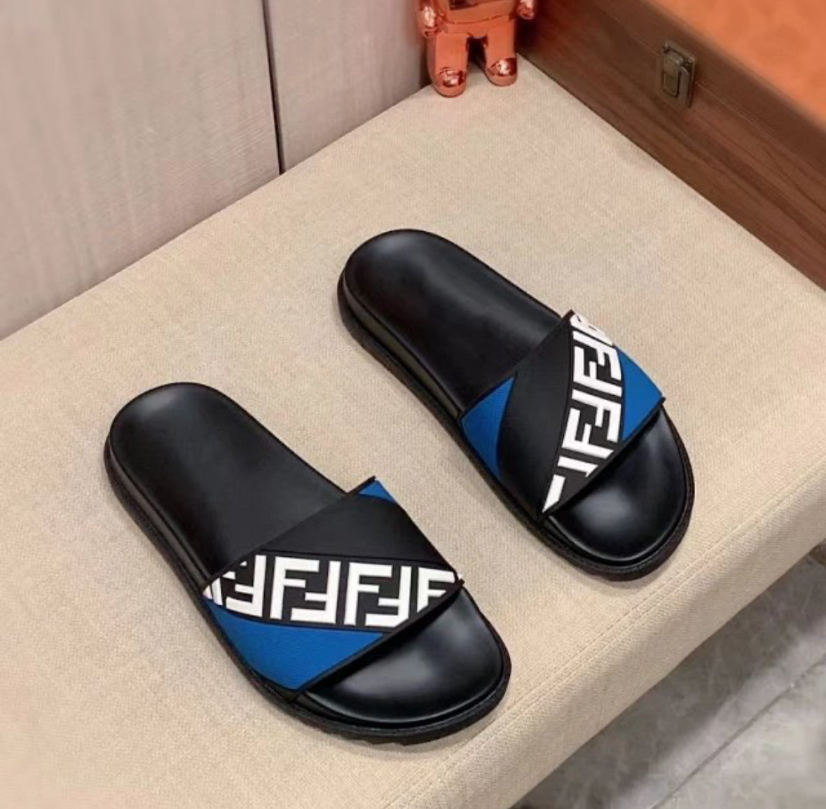 Fendi FF Slides – Black/Blue