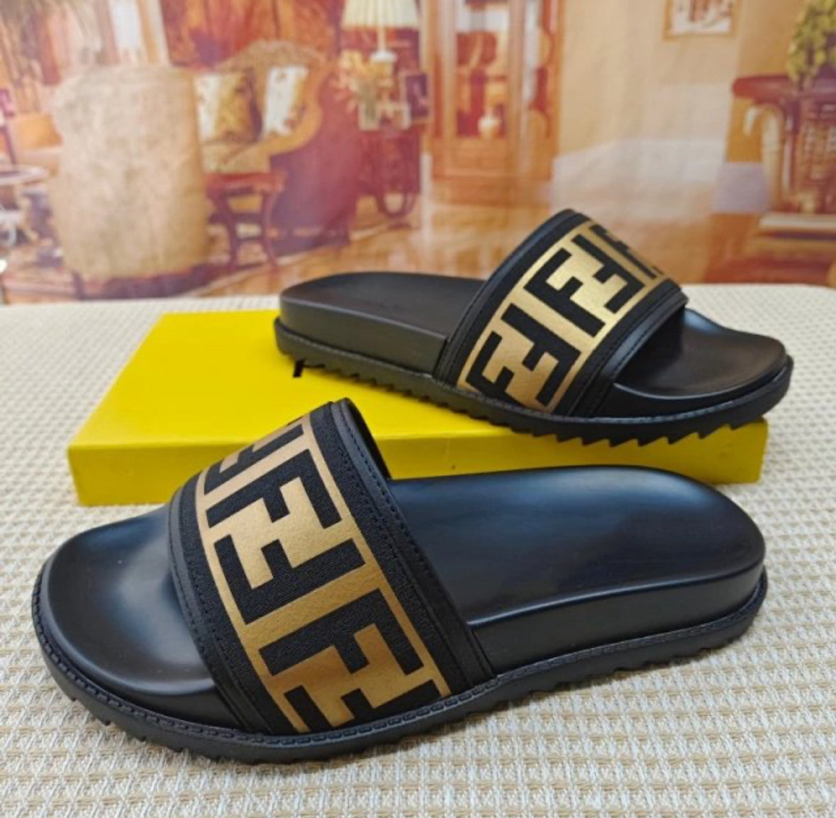 Fendi FF Slides – Black/Gold