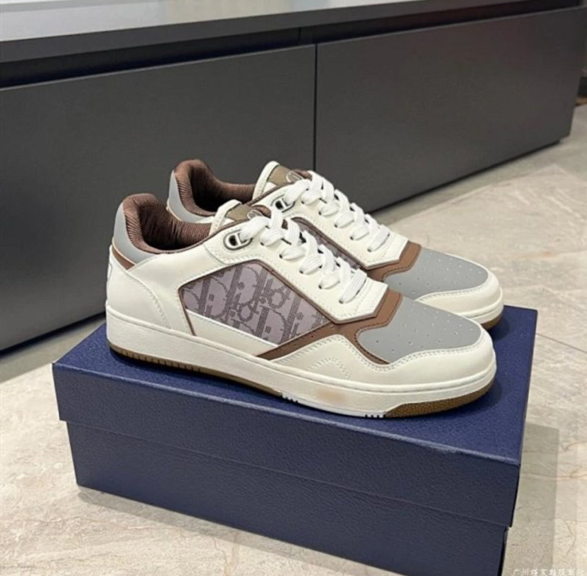 Dior B27 Uptown Low-Top Sneaker – Grey/White/Dior Oblique