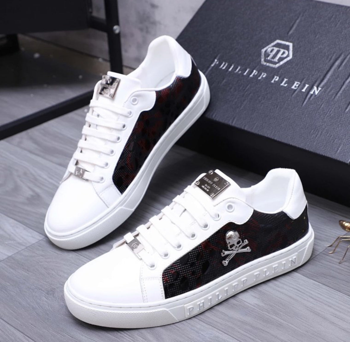 Philipp Plein Low-Top Sneakers – White/Black