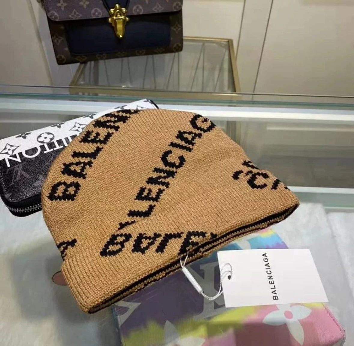 Balenciaga Allover Logo Knit Beanie – Beige/Black