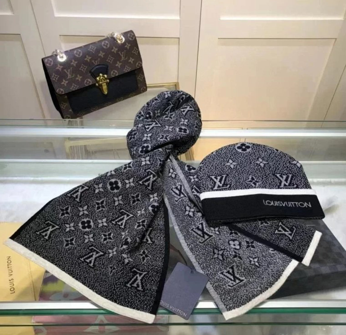 Louis Vuitton Monogram Beanie & Scarf Set – Black/Grey