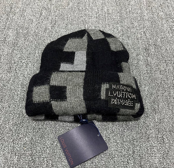 Bonnet patchwork noir et gris Louis Vuitton