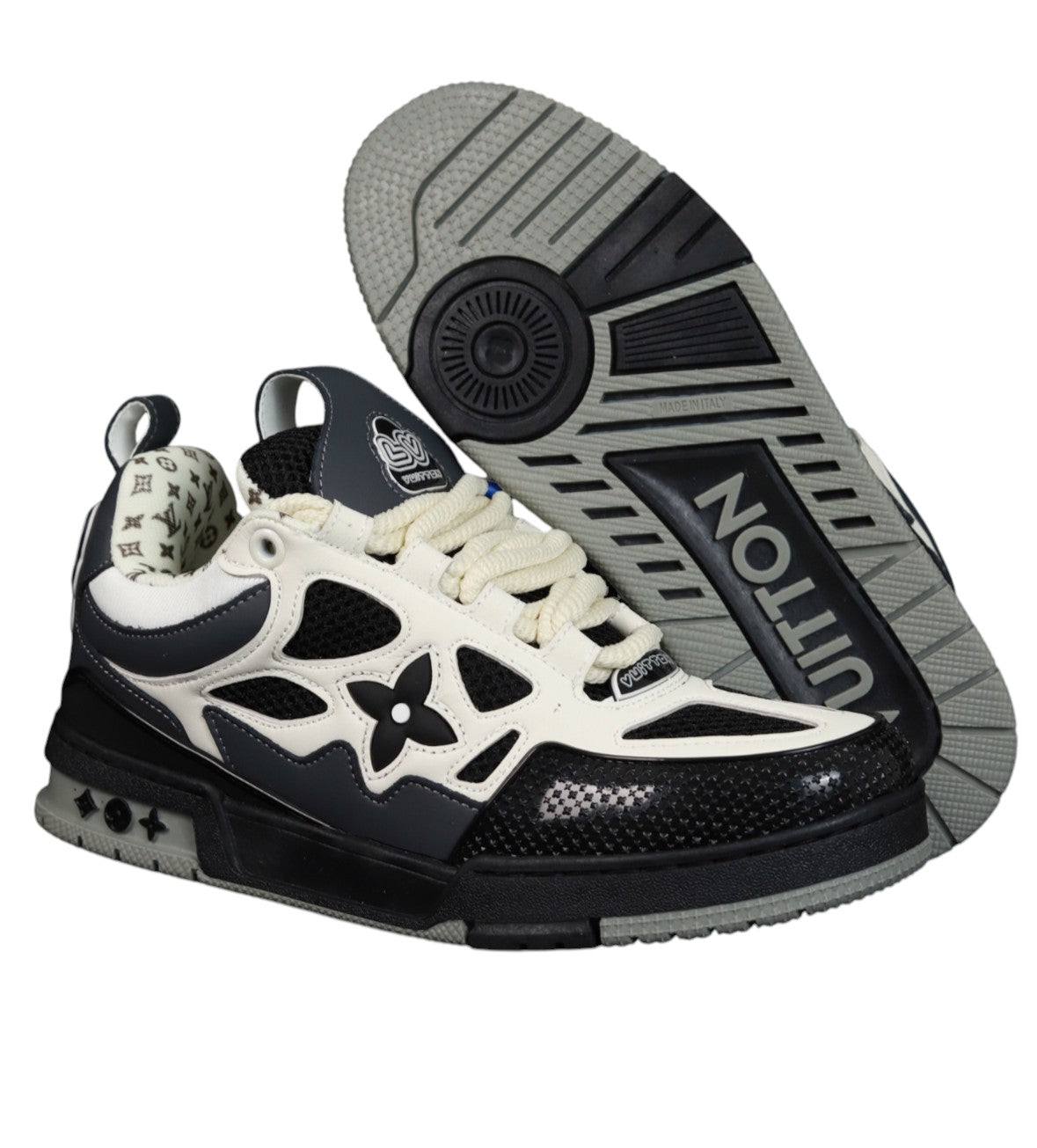 Louis Vuitton Trainer – Black/White